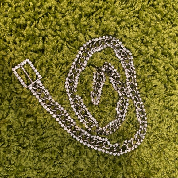 Gorgeous vintage 1980’s YSL rhinestone chain belt - Picture 7 of 8